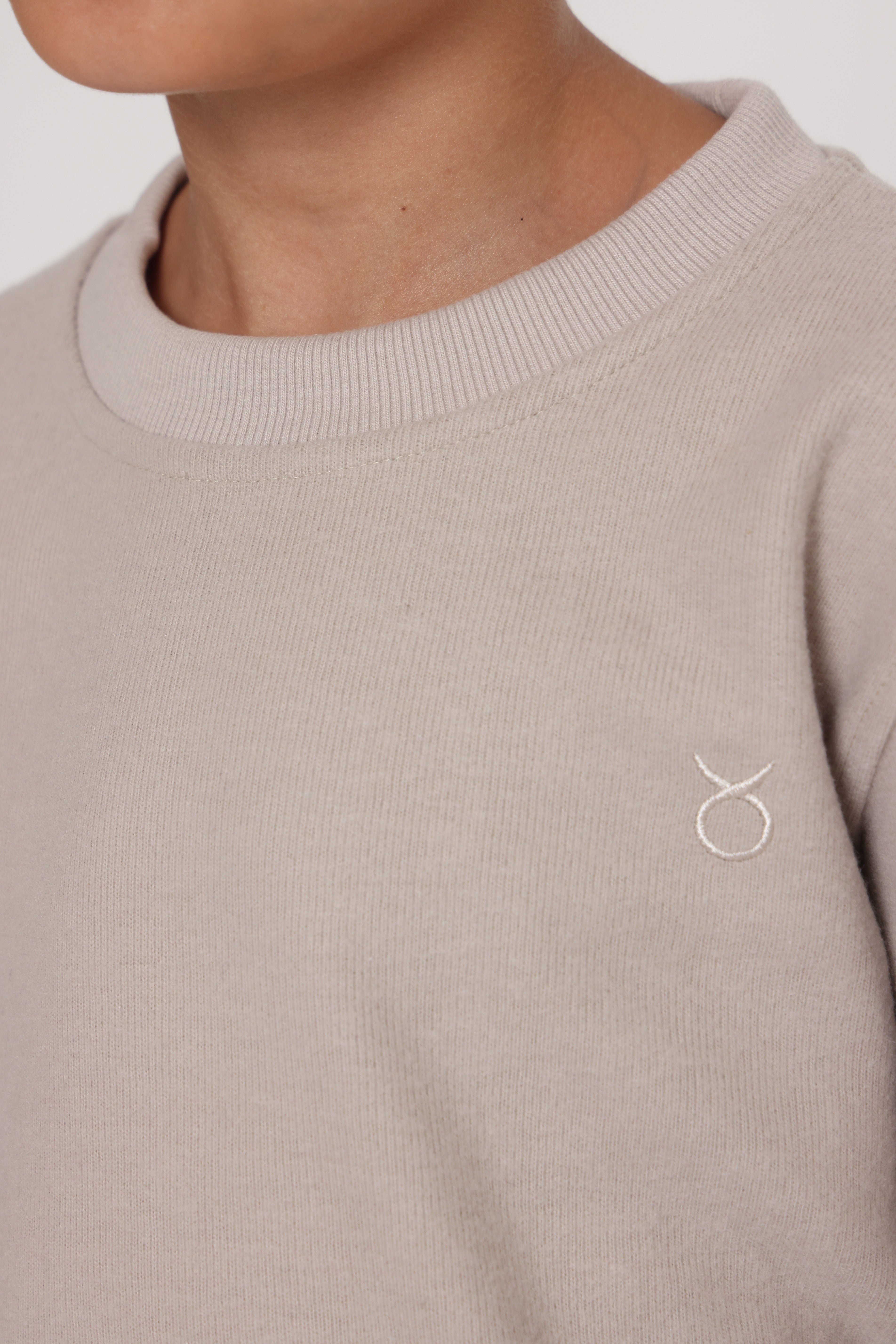 סווטשירט קלאסי בגוון טבעי לילד