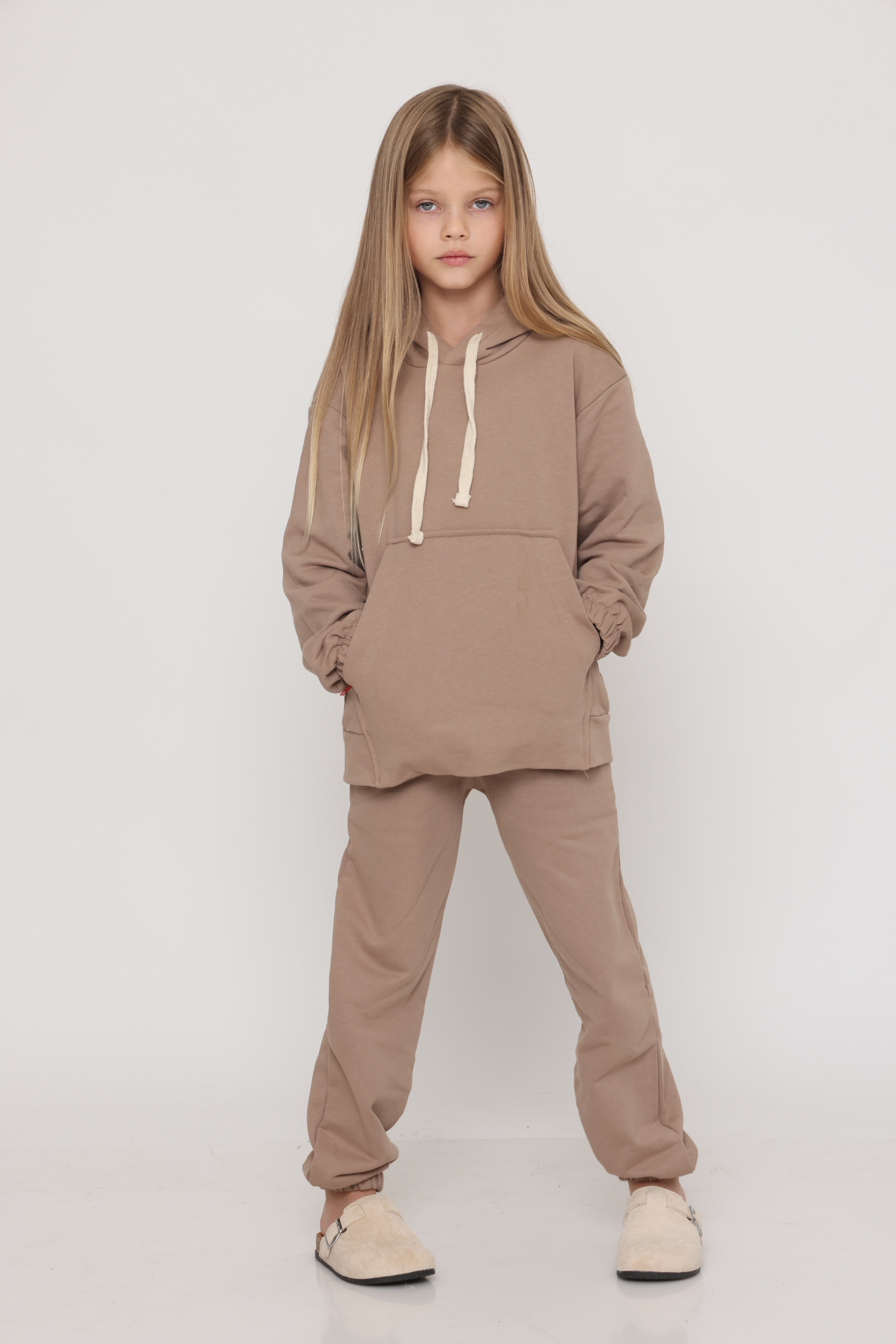 חליפת פוטר קלאסית עם קפוצון בצבע -בז