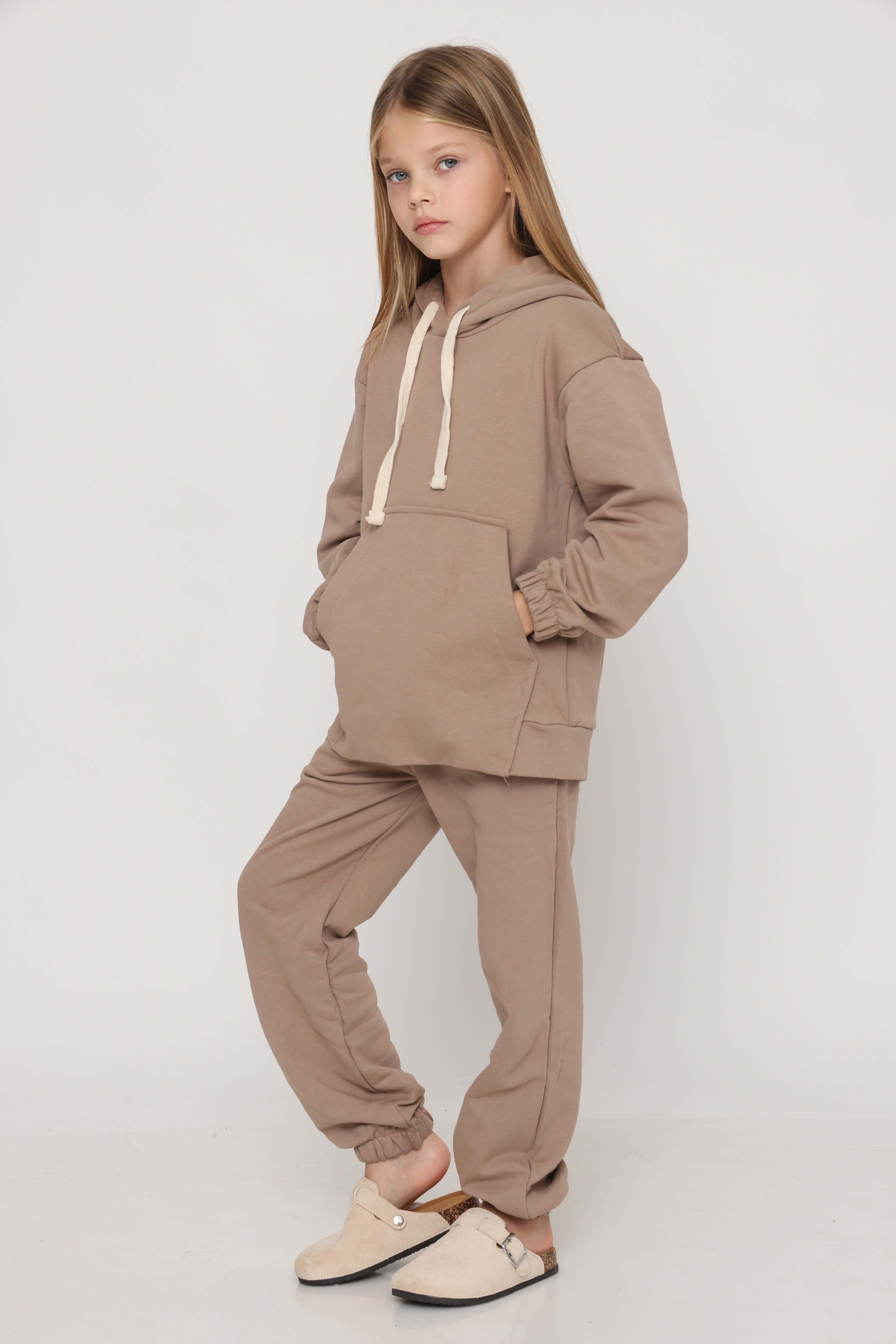 חליפת פוטר קלאסית עם קפוצון בצבע -בז