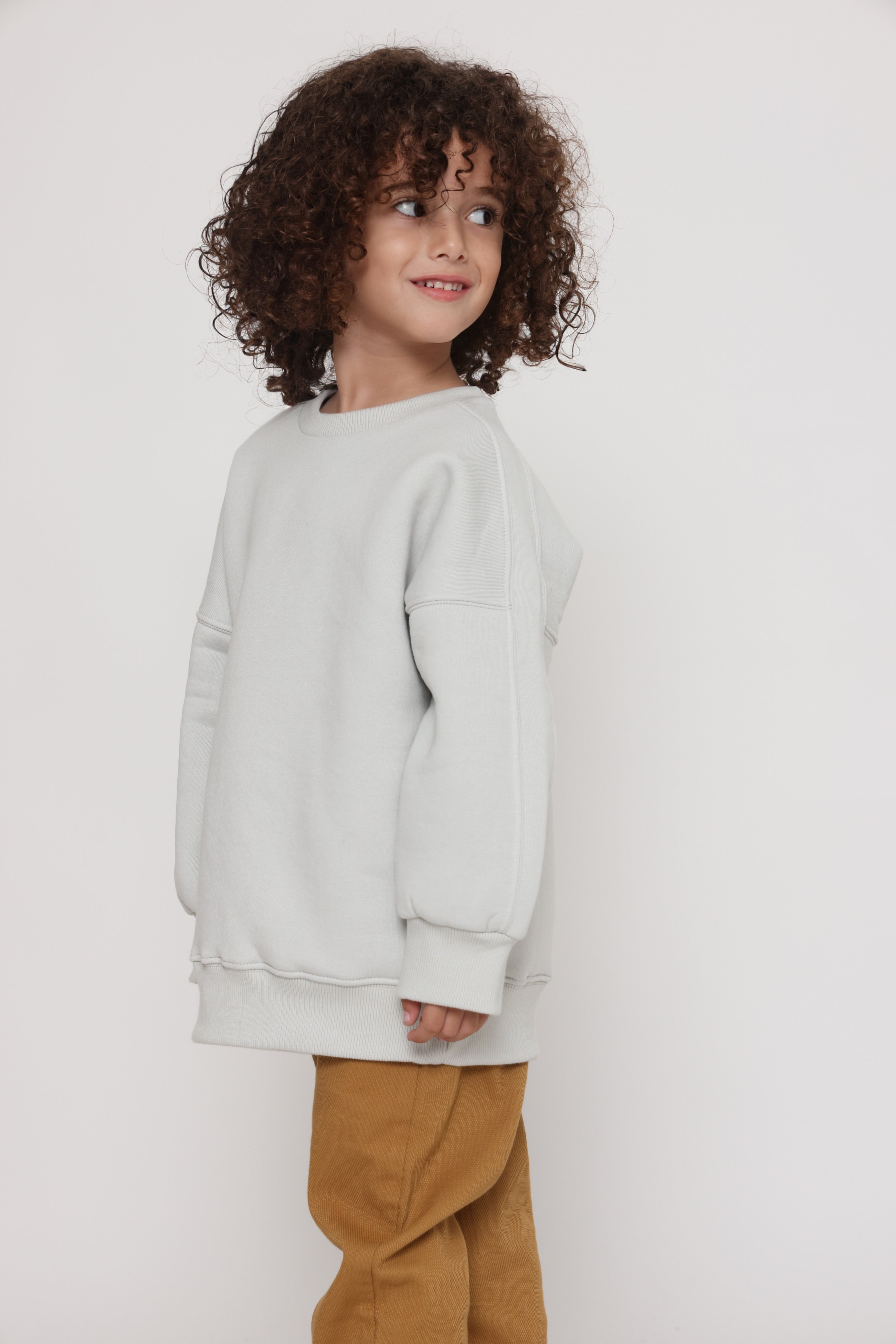 פוטר אוברסייז חלק בגוון לבן אפרפר