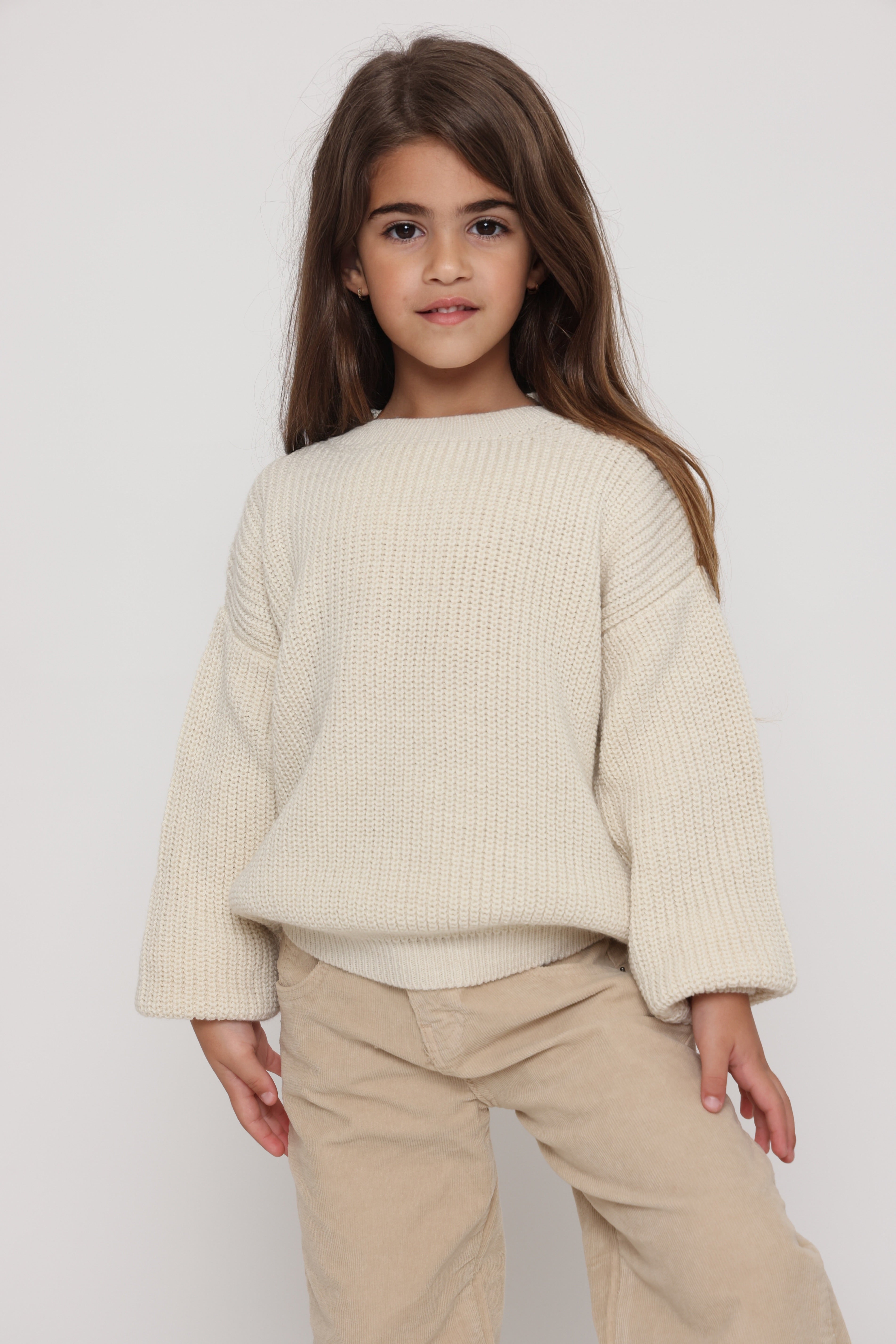 סוודר אוברסייז בגוון טבעי