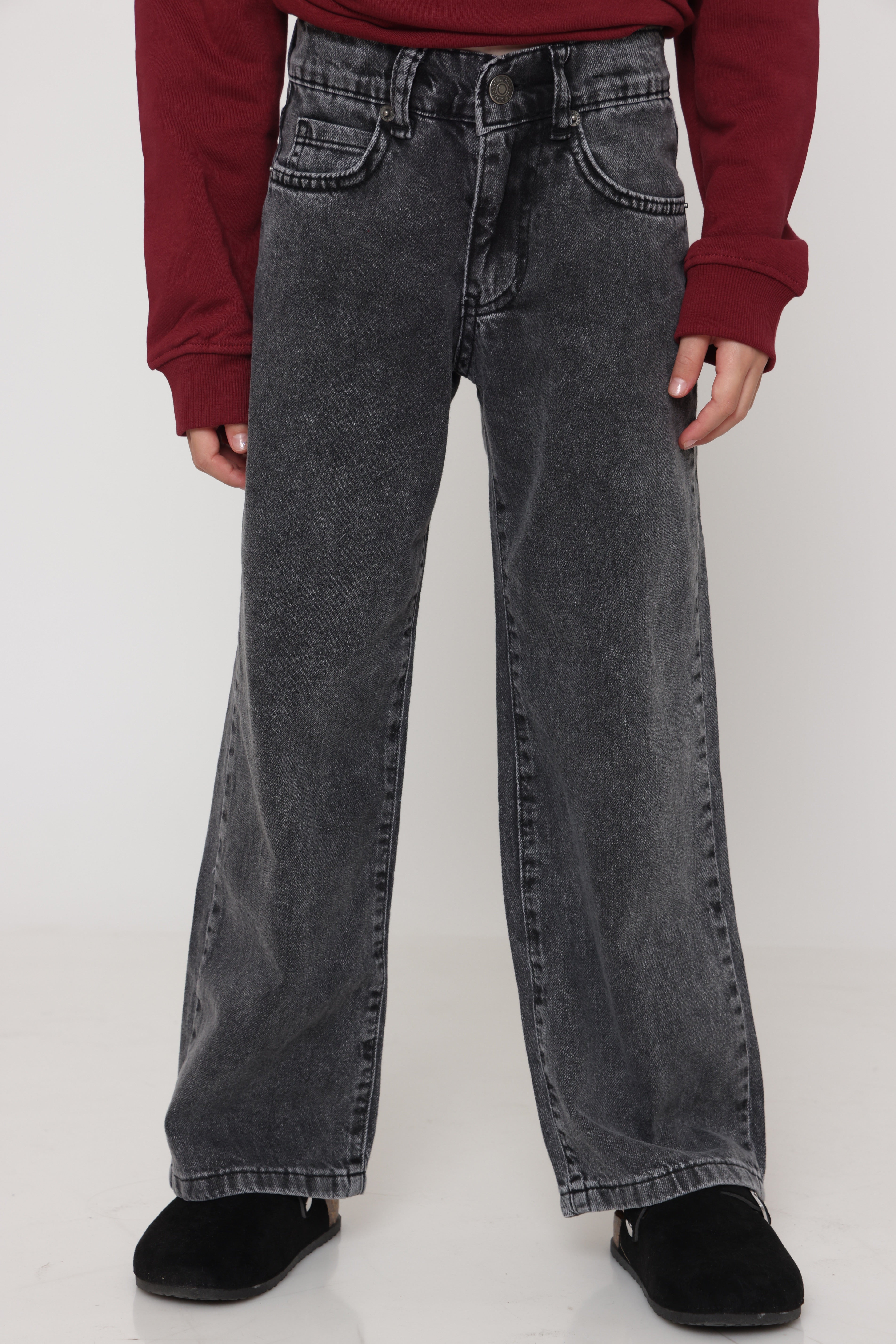 ג׳ינס שחור בגזרת mom