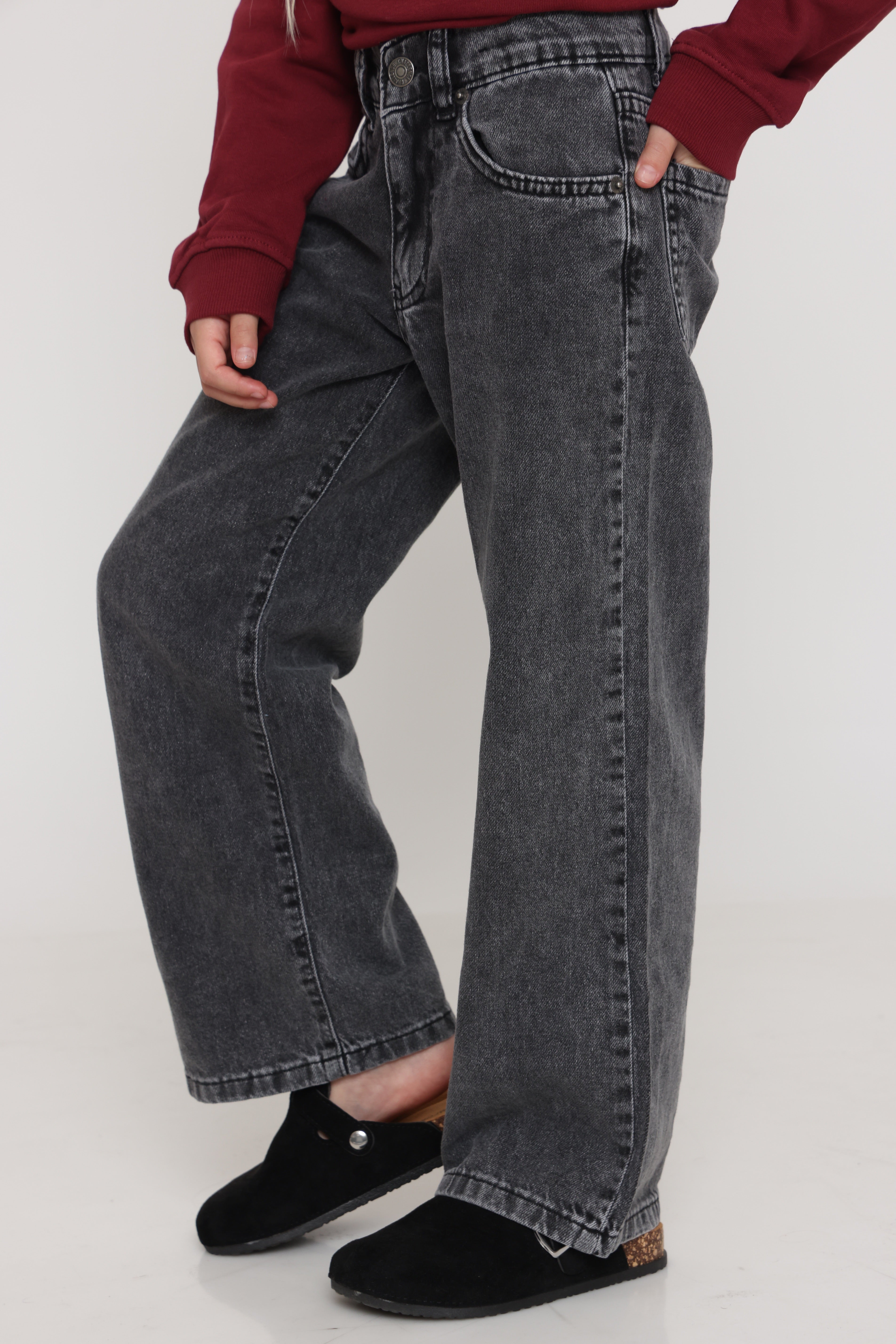 ג׳ינס שחור בגזרת mom