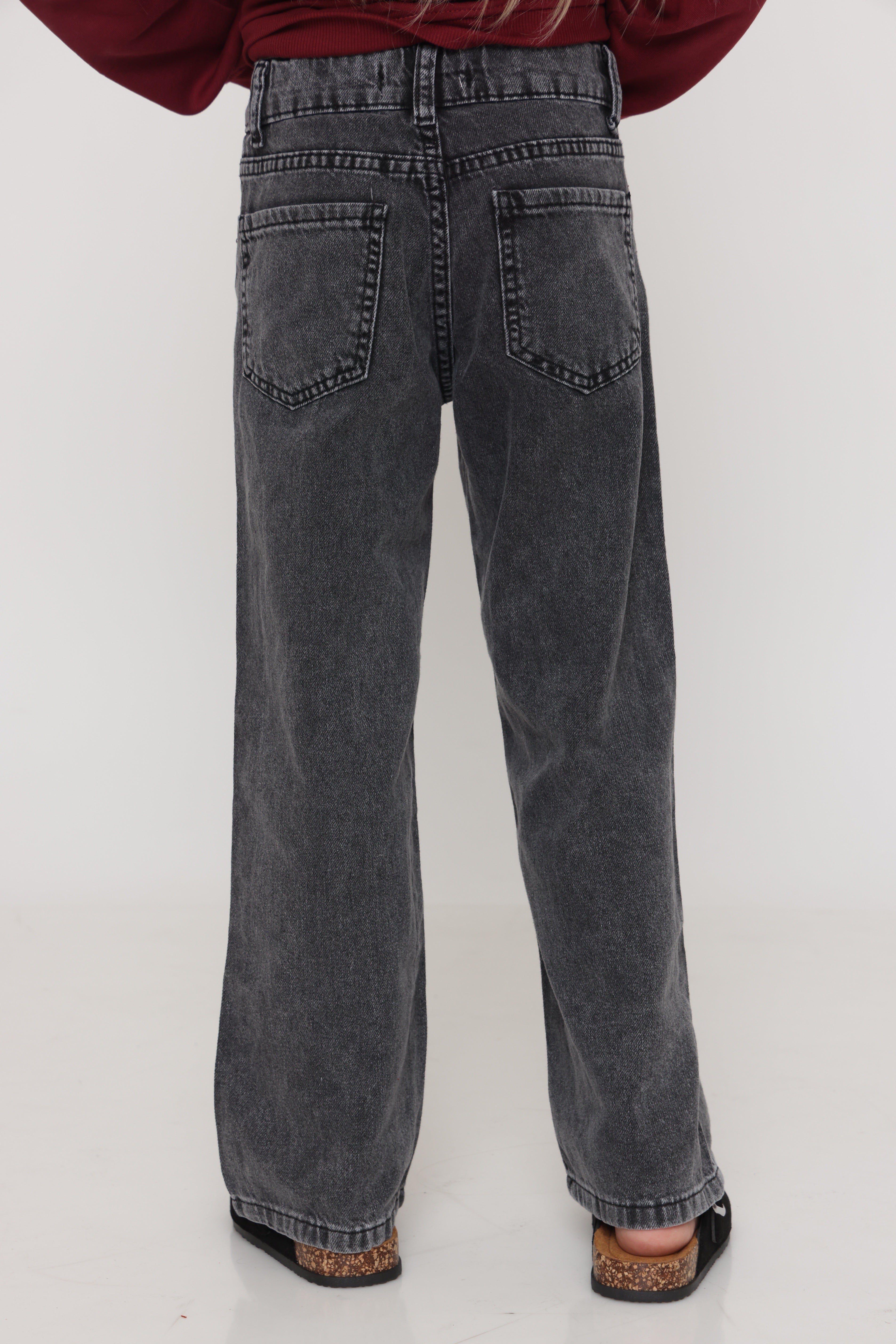 ג׳ינס שחור בגזרת mom