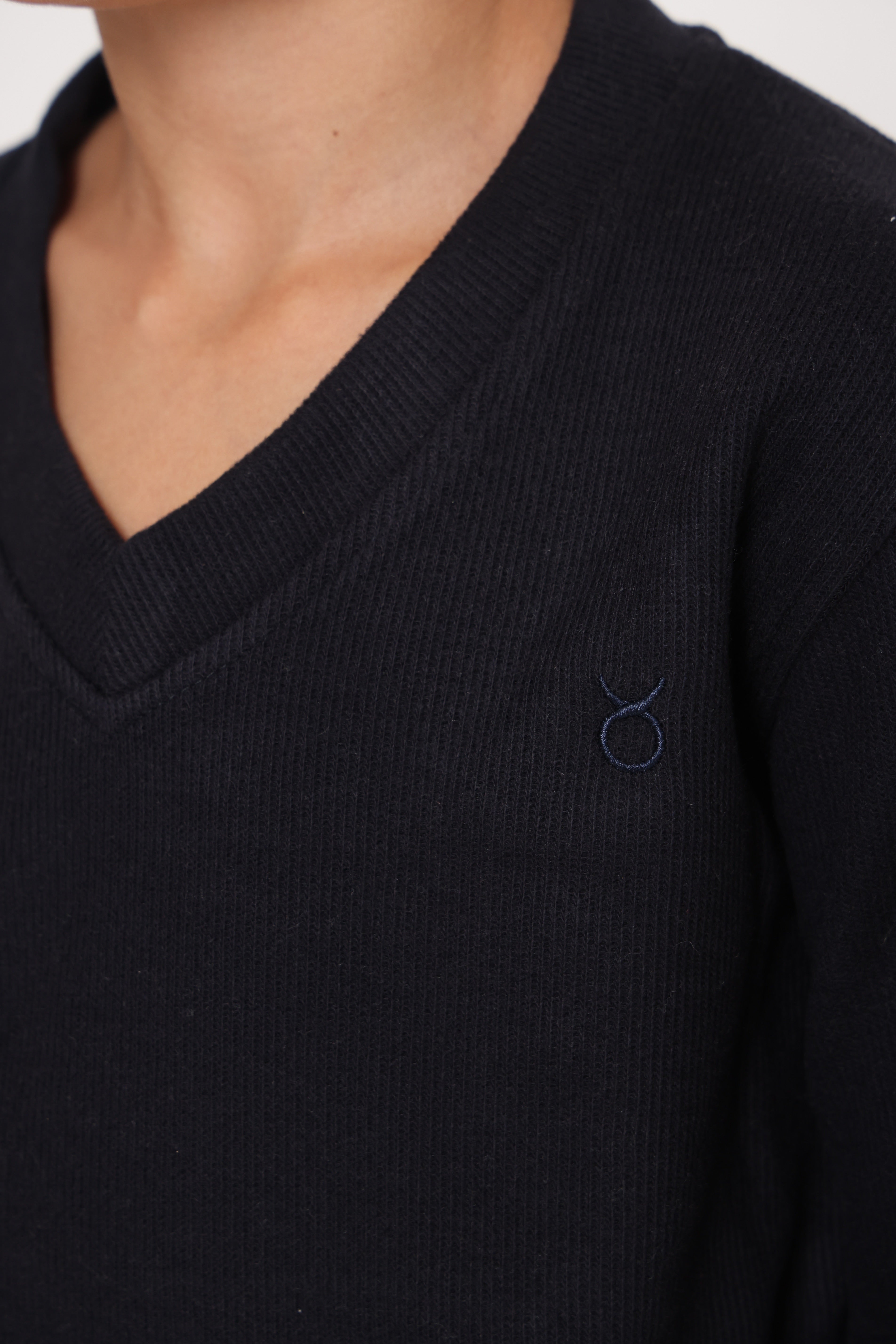 סווטשירט v קלאסי - שחור