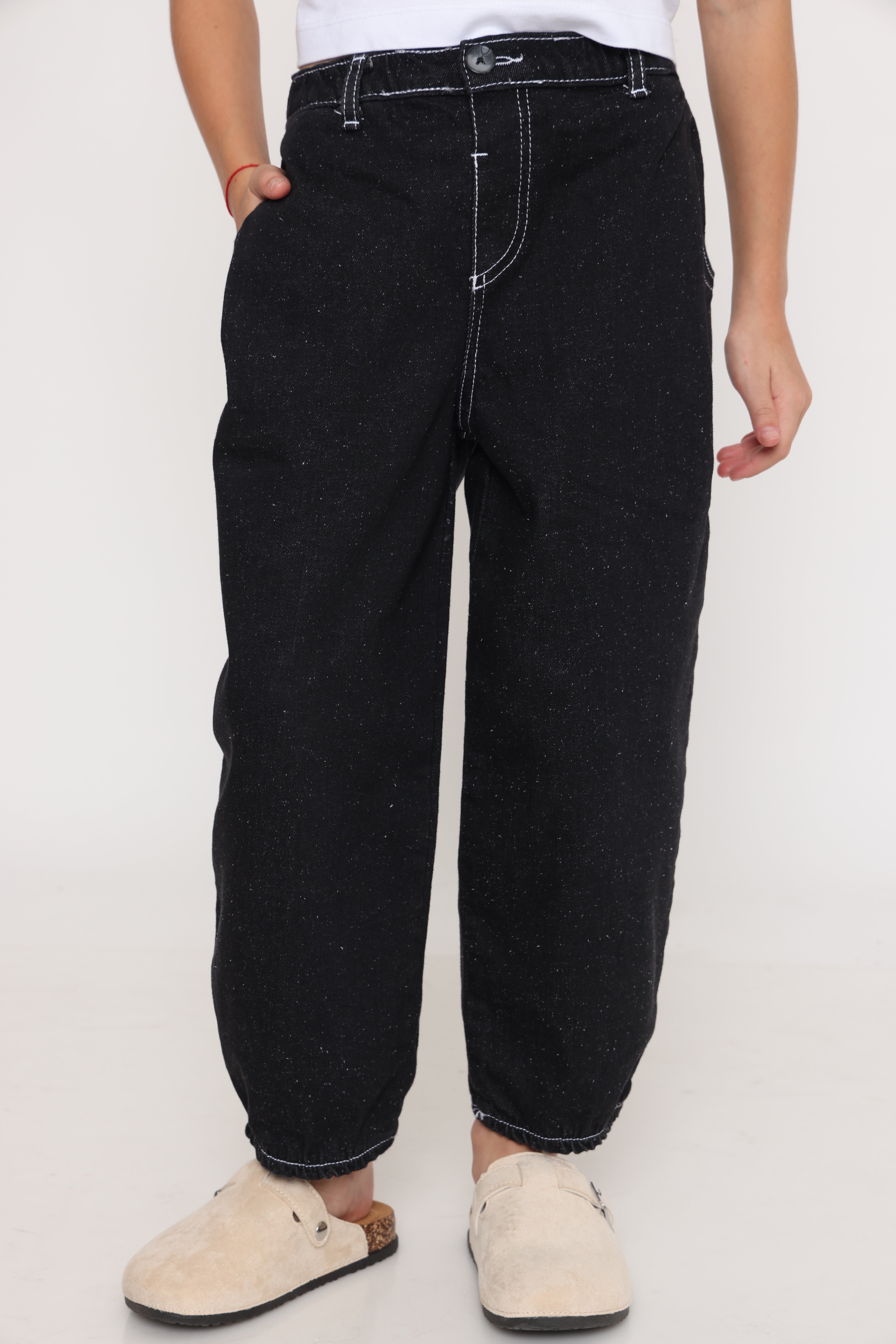 ג׳קט ג׳ינס אוברסייז שחור עם תפרים לבנים