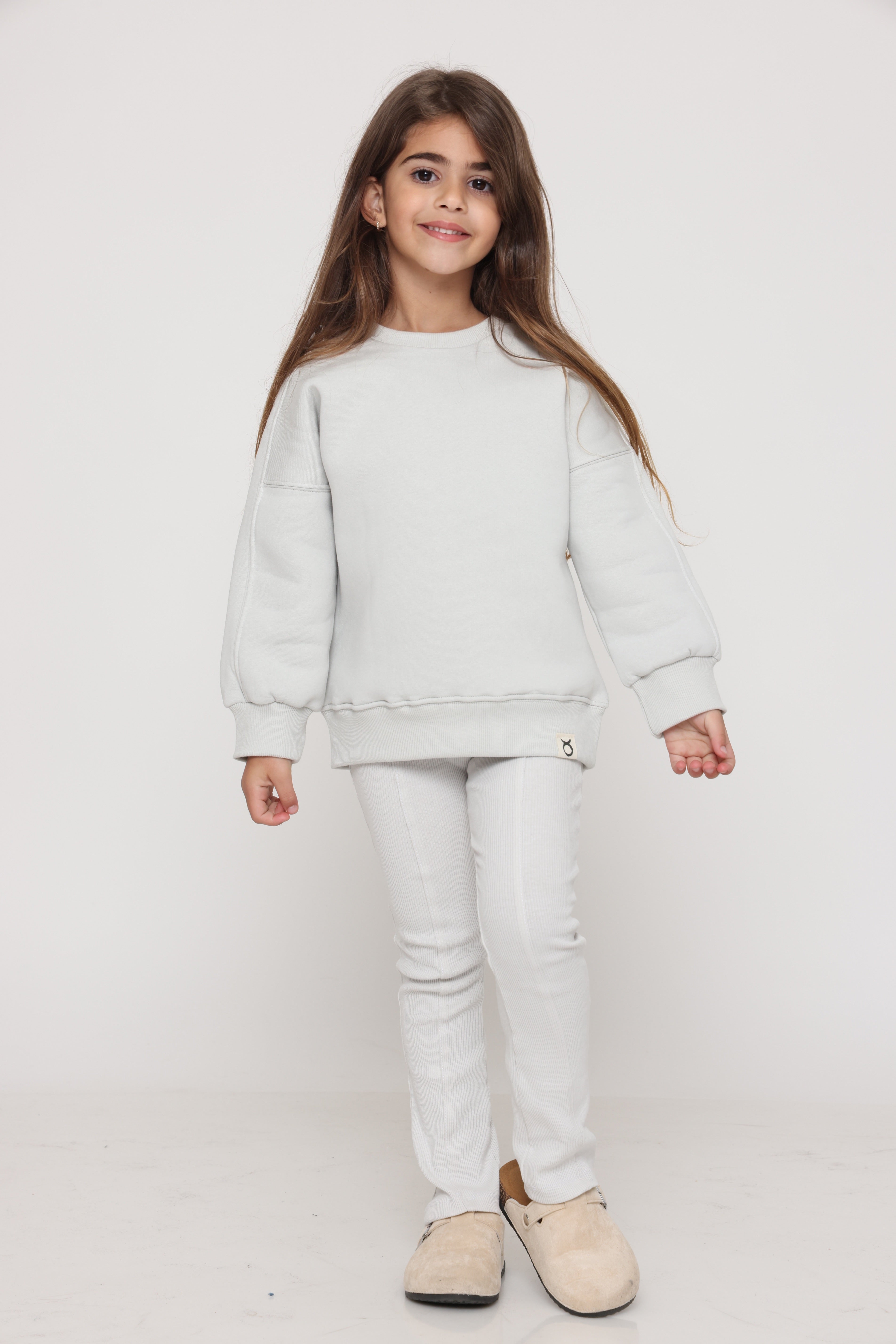 פוטר אוברסייז חלק בגוון לבן אפרפר