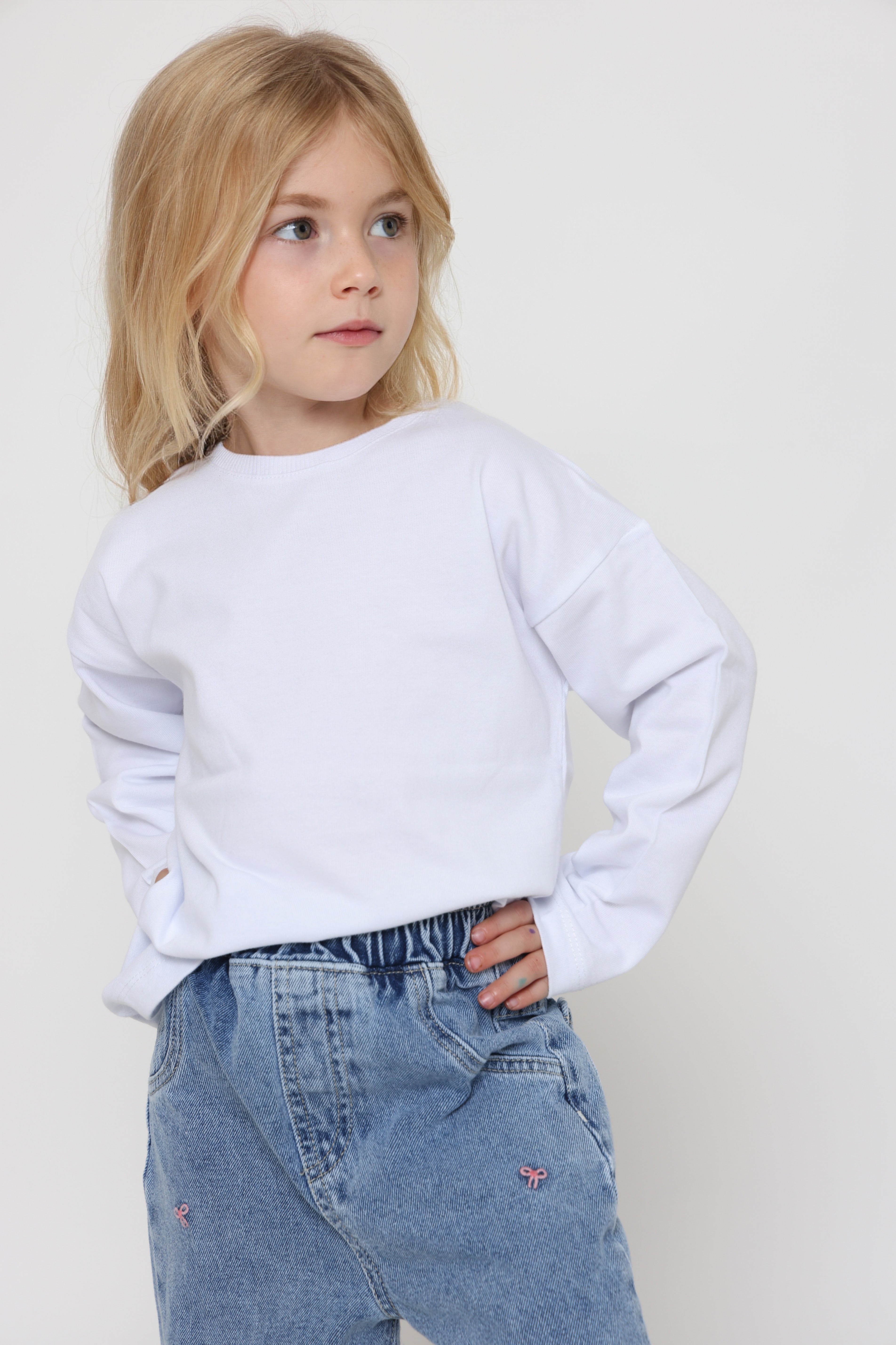 ג׳ינס פפיונים רקומים לילדה