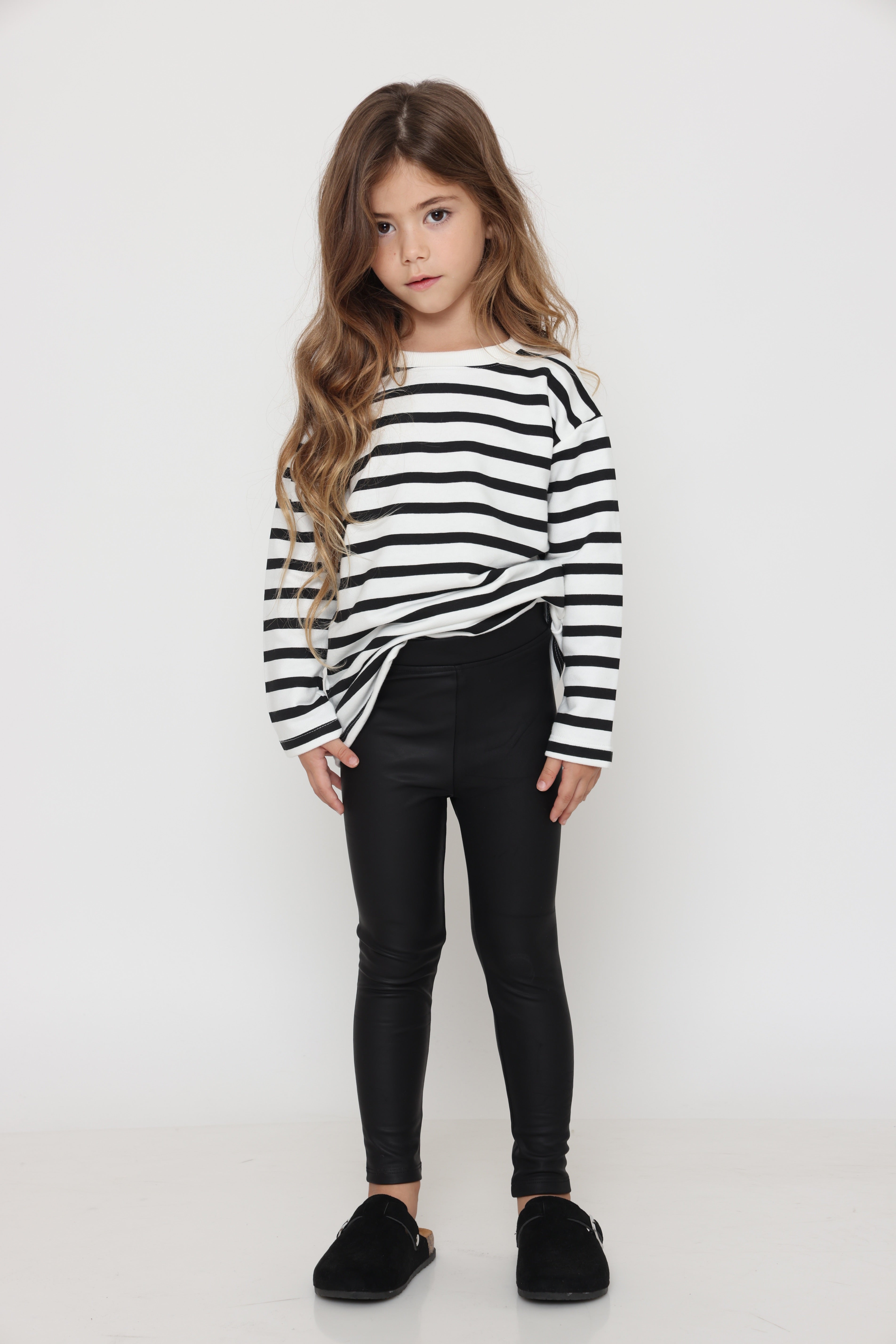 טייץ עור מט עם בטנה פליז