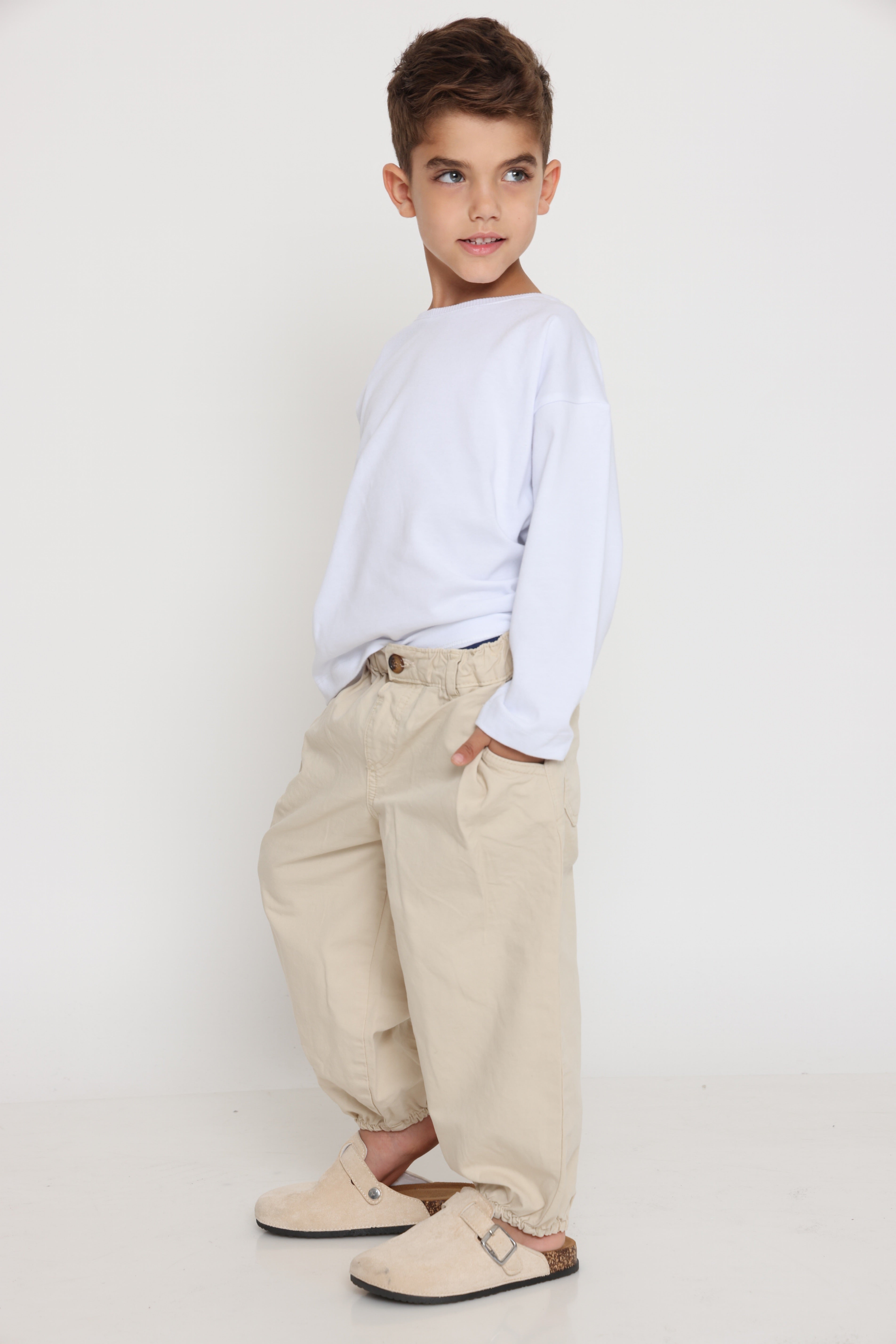 טי שירט קלאסית לבנה שרוול ארוך