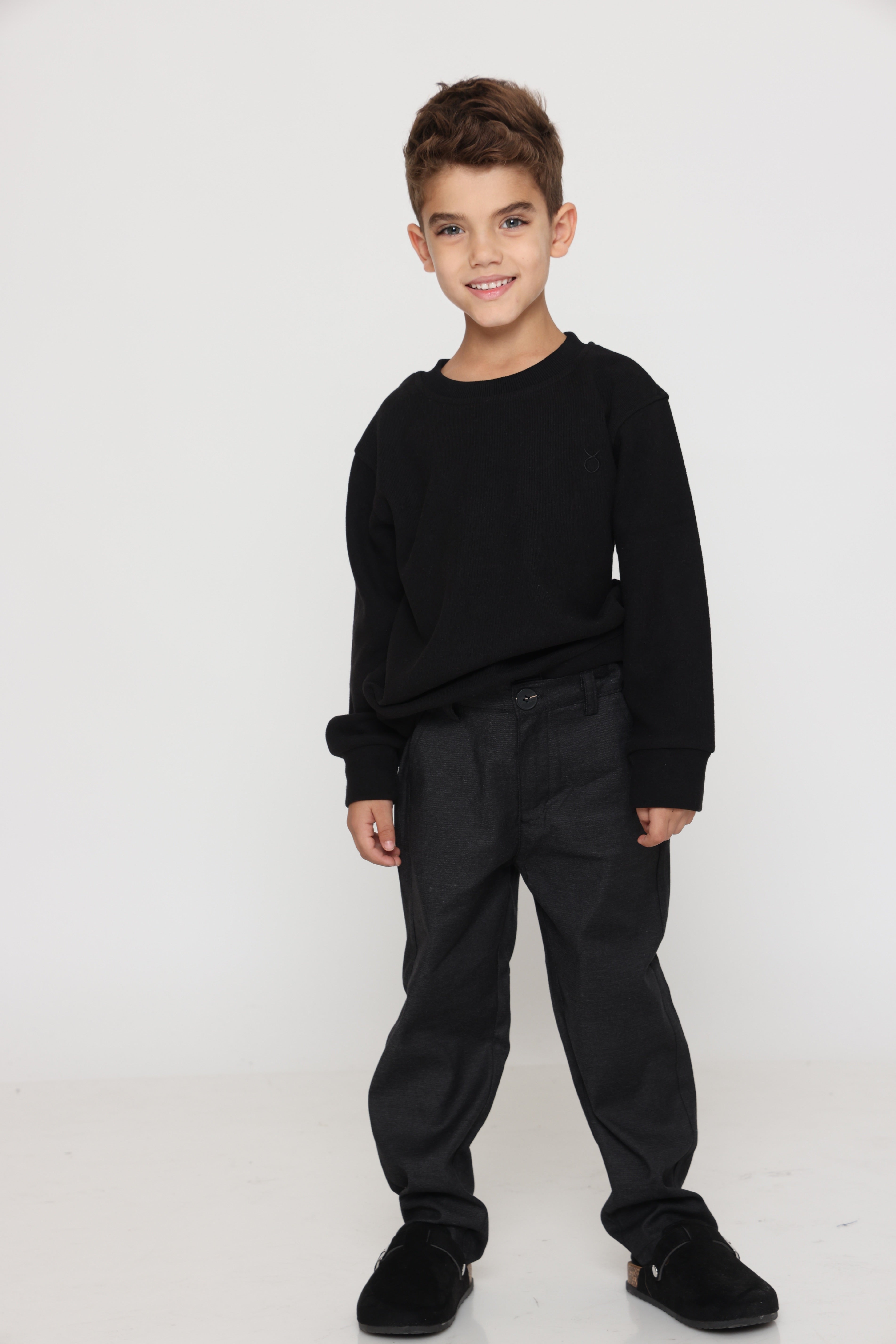 סווטשירט קלאסי צווארון עגול - שחור