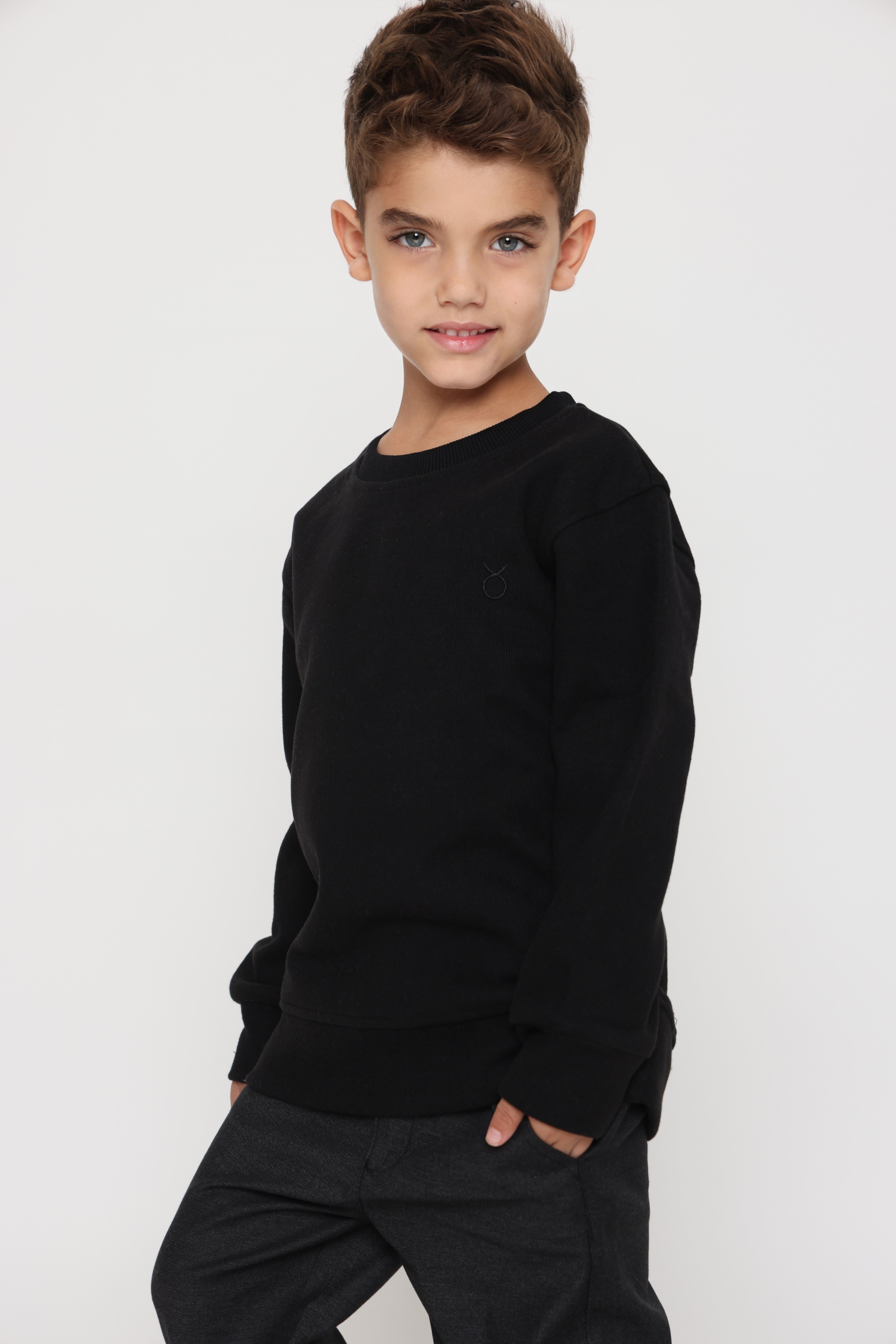 סווטשירט קלאסי צווארון עגול - שחור